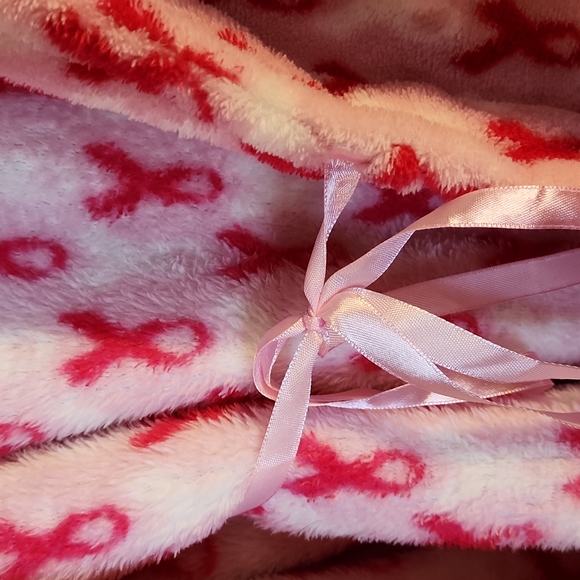Breast cancer awareness women's short Robe, one size fits most. - Picture 5 of 5
